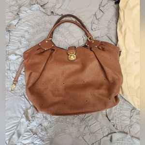 Louis Vuitton Monogram Mahina L Leather Carmel Hobo Bag Tote Purse Shoulder Tan